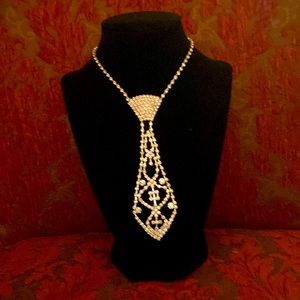Fashion glittering crystal rhinestone tie shaped necklace